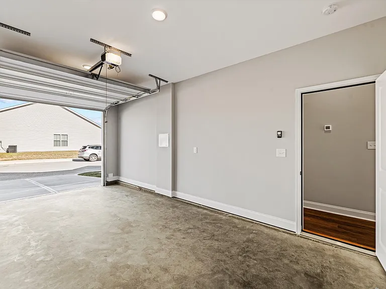 Lenoir City Townhouses — Photo 11