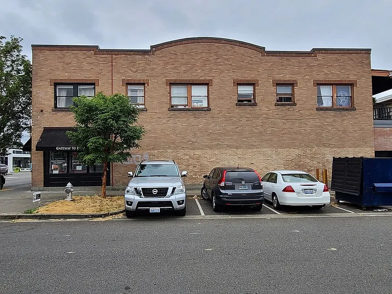 Blunt Building# — Photo 10