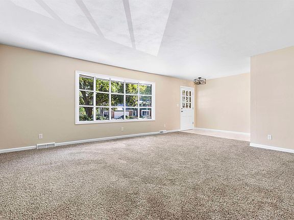 2nd image of 2020 Stornway Dr