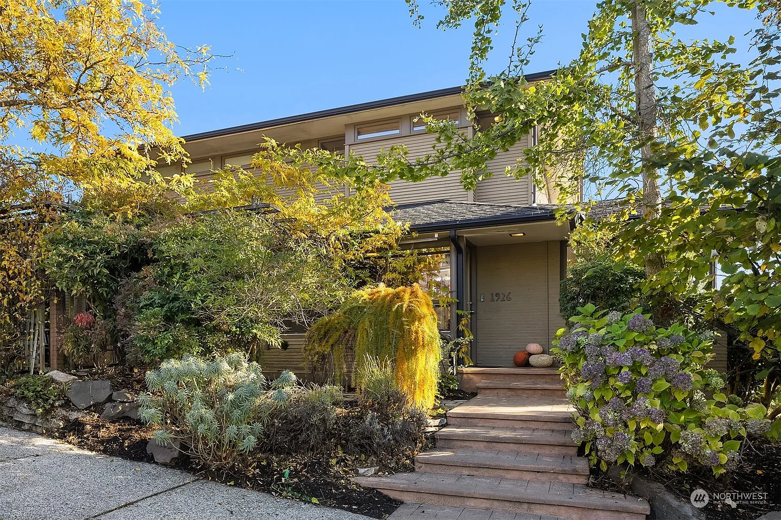 1926 32nd Avenue S photo 1