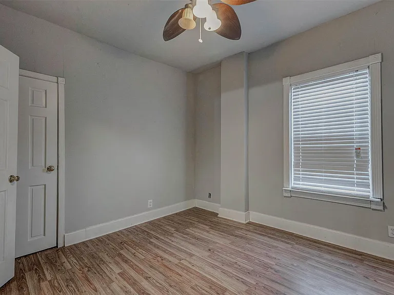 2410 Cleburne St — Photo 23