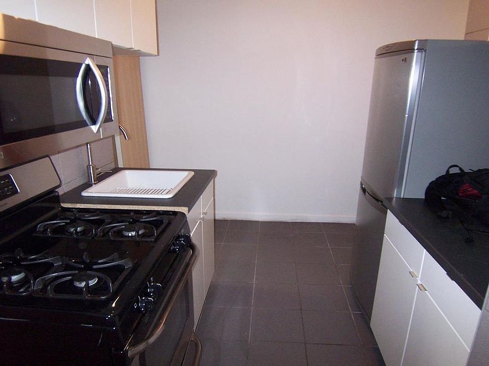 2nd image of 390 Broome St APT 2