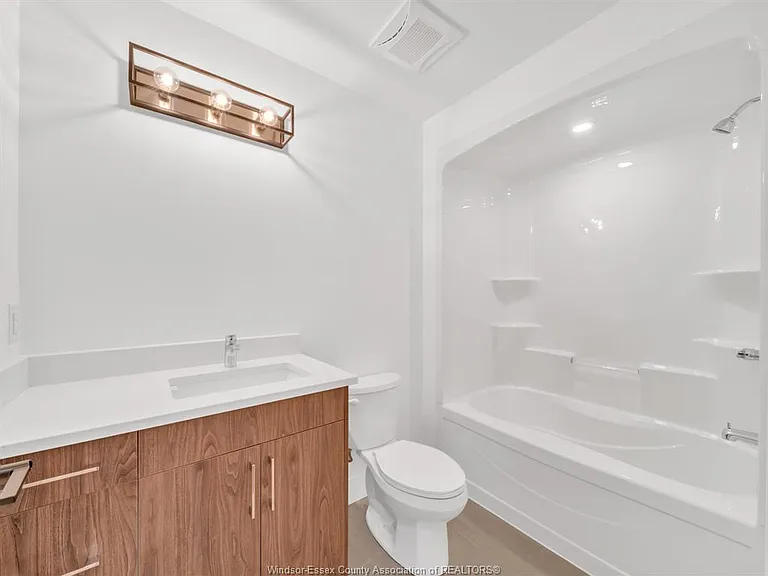 3817 Howard Ave #411 — Photo 14