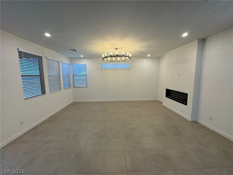 3262 Fountaintree Ave — Photo 3