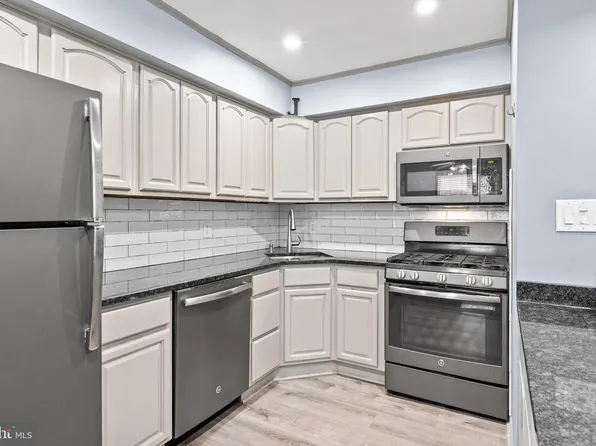 325 S Warminster Rd #C10, Hatboro, PA 19040