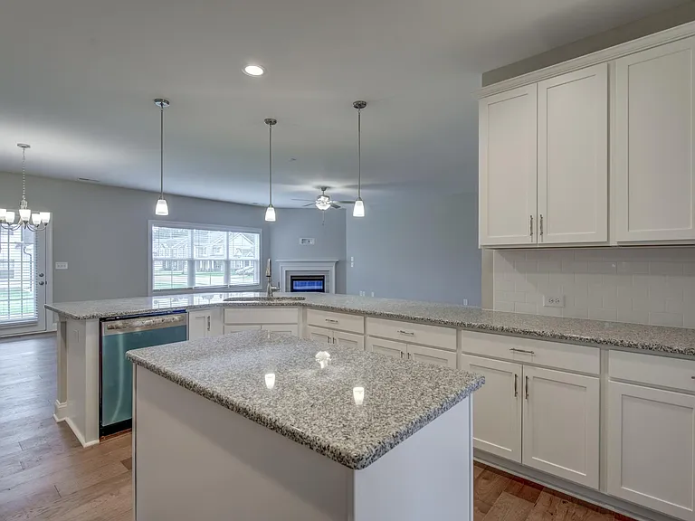 60 Kingsly Dr — Photo 15