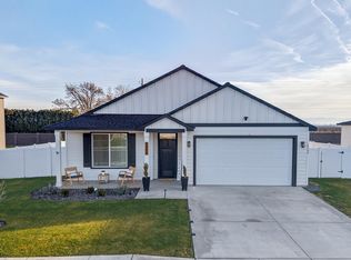1509 Diamond Ave, Grandview, WA 98930