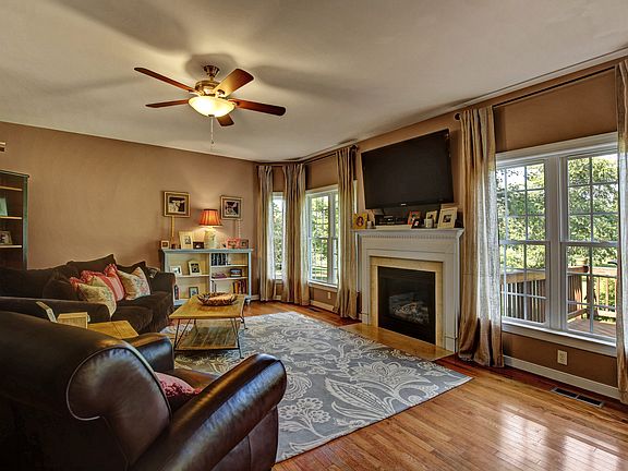 5th image of 3127 Shadow Creek Dr
