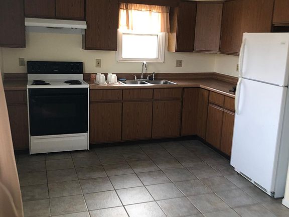 2nd image of 214 Joy St #2