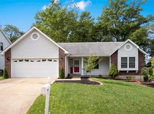392 Misty Valley Dr, Saint Peters, MO
