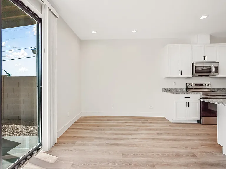 5505 W Palmaire Ave #4 — Photo 9