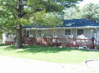 101 Crestview Ct, Walnut, IL 61376