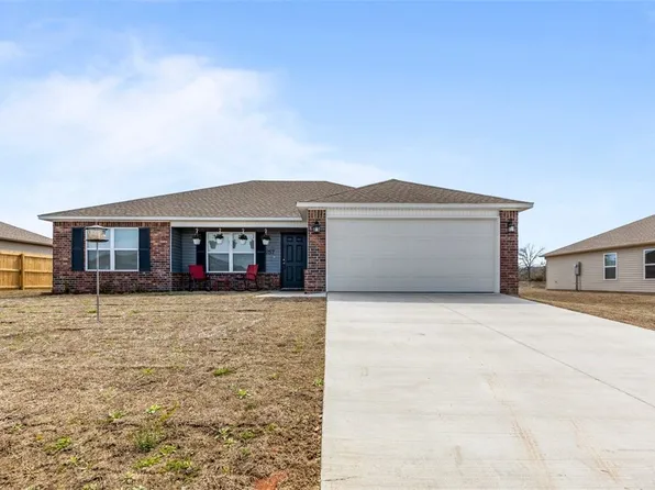 257 Stinson St, Elkins, AR 72727