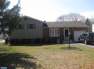 1083 W Walnut Rd, Vineland, NJ 08360