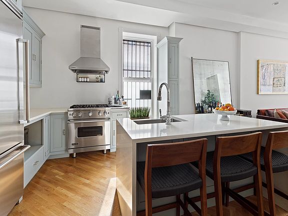 3rd image of 461 Washington Ave APT 1