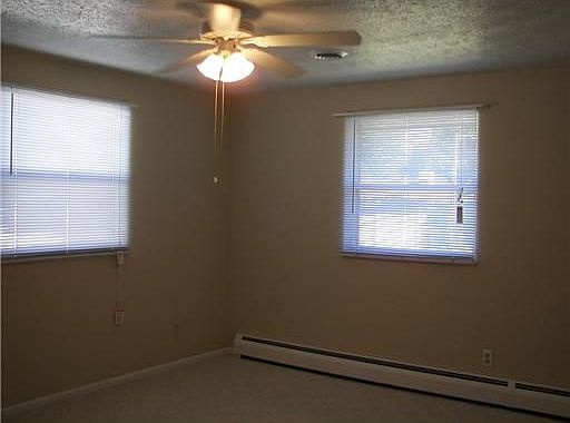 5th image of 226 E Pinehurst St