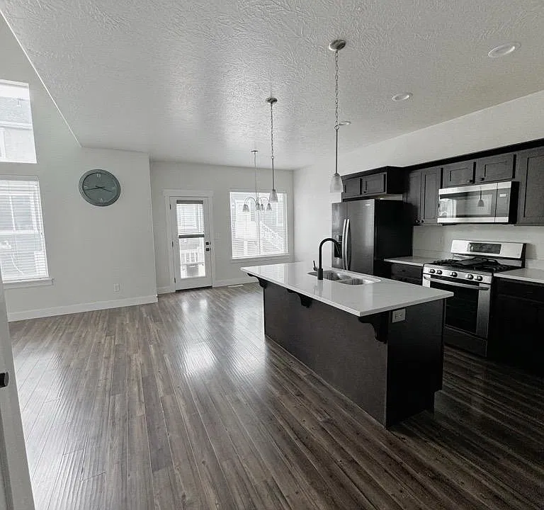 4163 W 1630 N