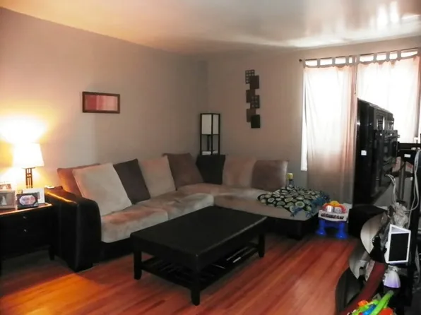 2251 Knapp Street image 1 of 4