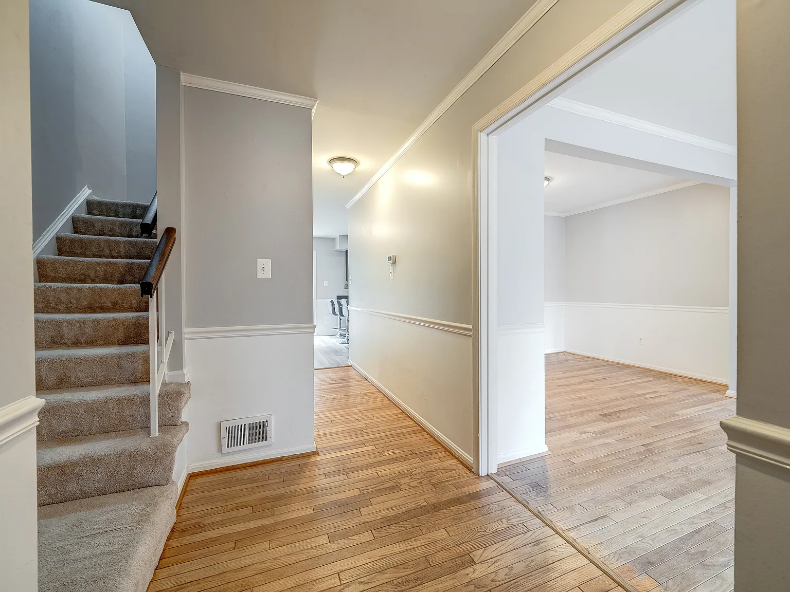 4 bed, 2080 sqft, $3,499 — Photo 3