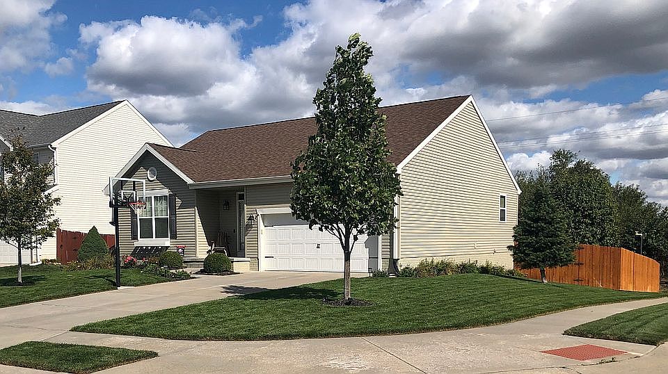 2nd image of 2407 S River Rock Dr