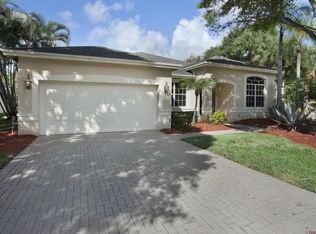 2 Lake Eden Dr, Boynton Beach, FL 33435