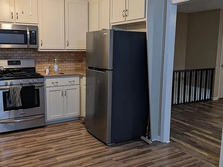 450 Karl Ct SW — Photo 30