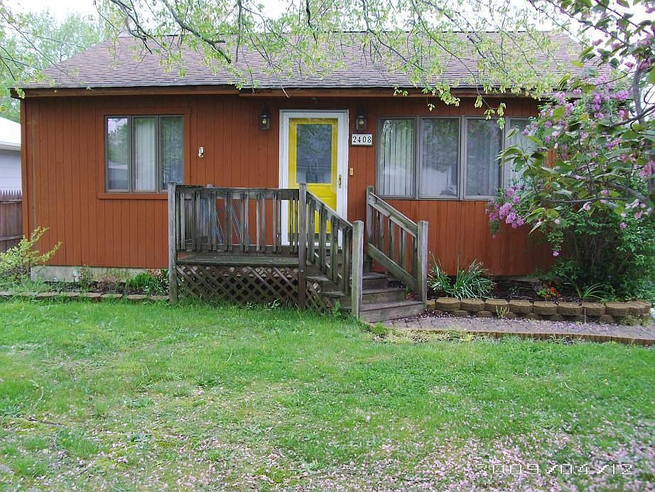 Great ranch-style home conveniently located close to GSP, beaches and shopping