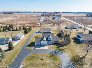 W4073 Devine Ln, Appleton, WI 54913