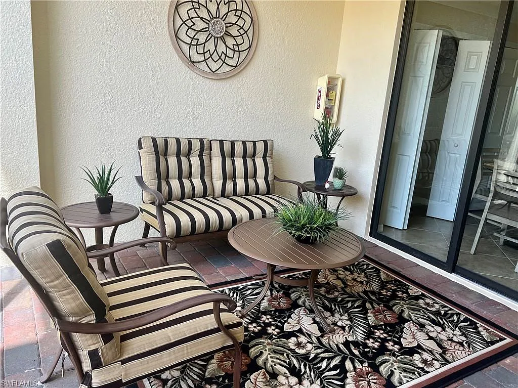 2 bed, 2.0 bath, 1454 sqft, $7,500 — Photo 2