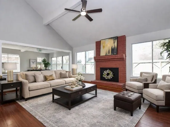 11414 Chariot Dr, Stafford, TX 77477