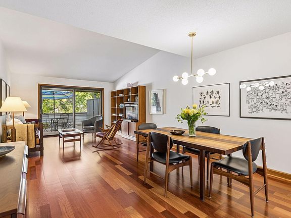 5th image of 1086 Cedar View Dr