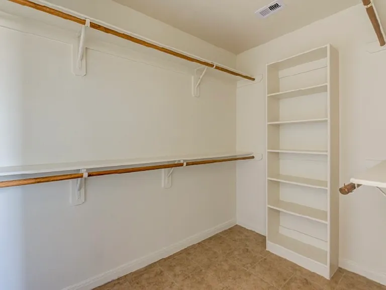 1319 N Houston Ave — Photo 8