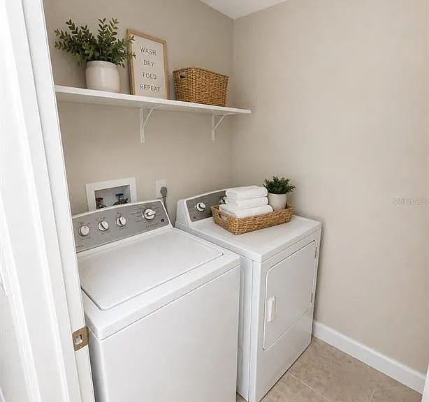 1203 Saxony Cir #B — Photo 11