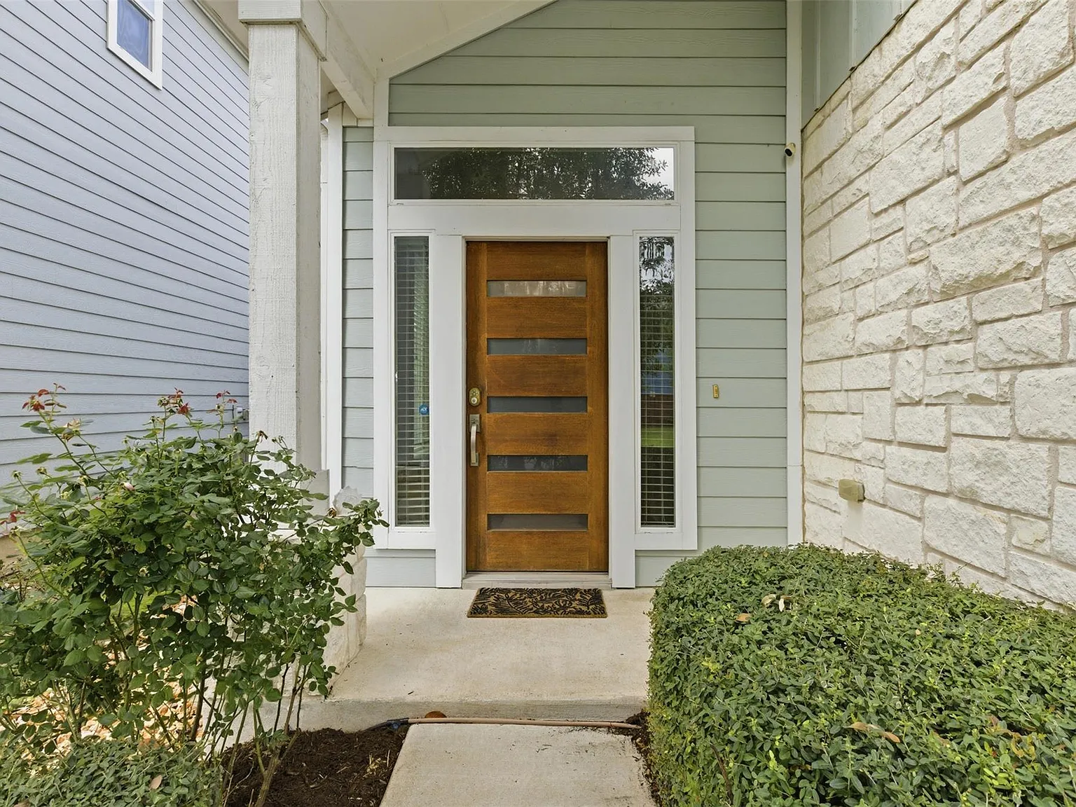 3 bed, 2.5 bath, 2035 sqft, $2,795 — Photo 4