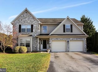 44 Edgewood Dr, Lititz, PA 17543