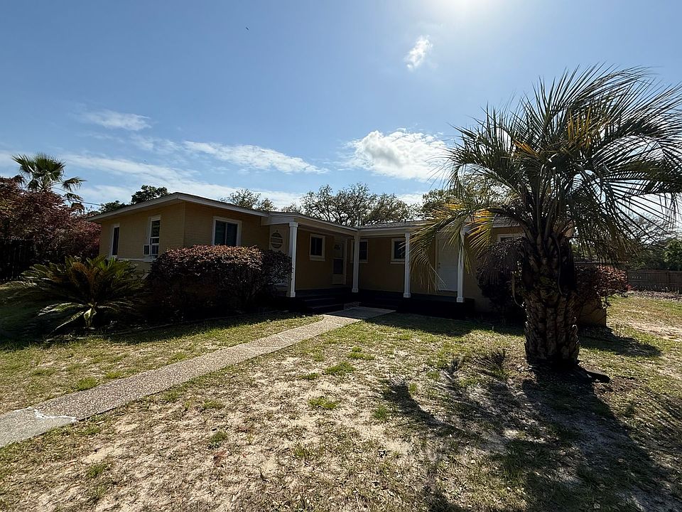 1st image of 205 Holmes Dr Unit A