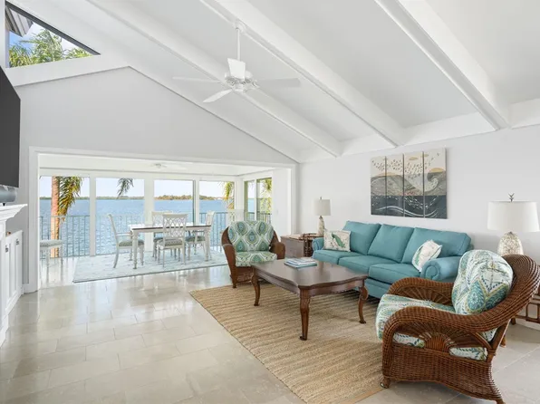 901 Bay Rd APT 201, Vero Beach, FL 32963