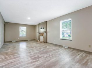 411 E Gudgell Ave, Independence, MO 64055