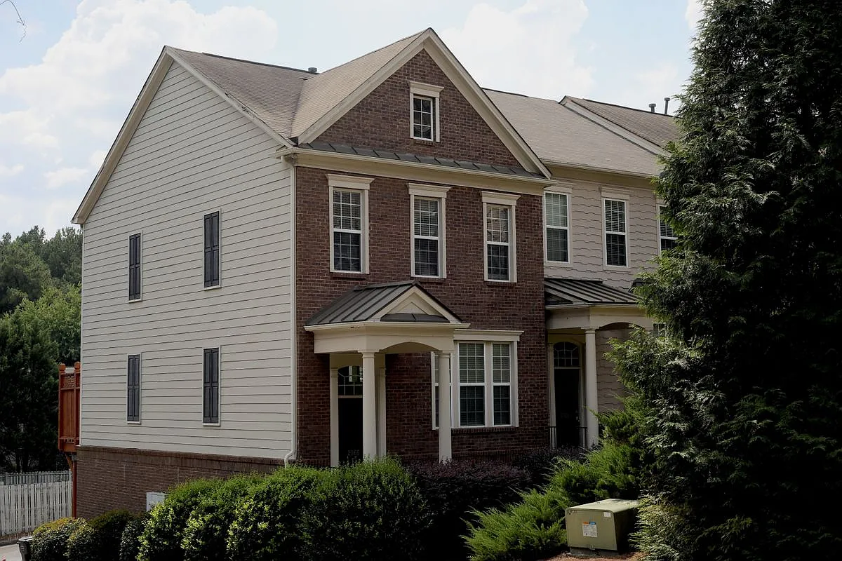 3 bed, 3.5 bath, 1869 sqft, $2,950 — Photo 1