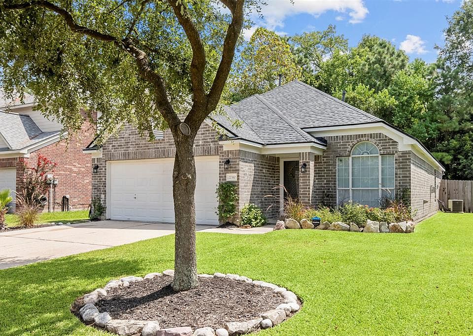 Welcome to 27310 Pine Crossing Dr. in the Park at Northgate Crossing. Upgraded roof (2019) with 30 year shingles and 30 year algae guard.