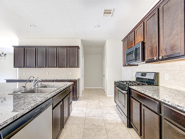 29222 Dunns Creek Ct — Photo 12