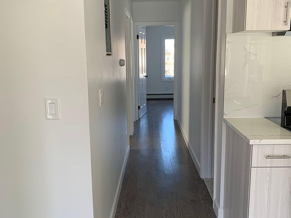 1st image of 4347 164th St Floor 1
