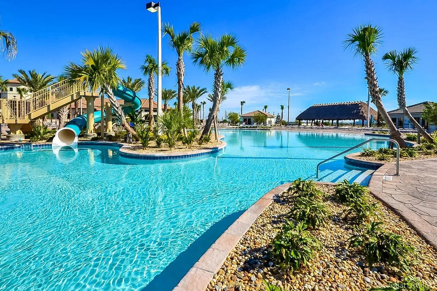 9 bed, 5.0 bath, 3907 sqft, $5,268 — Photo 4