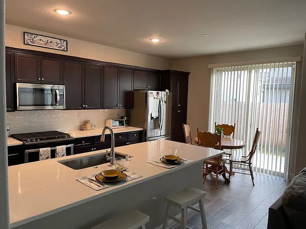 6219 E Sasha Dr, Fresno, CA 93727