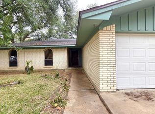 2105 Willow St, Bay City, TX 77414
