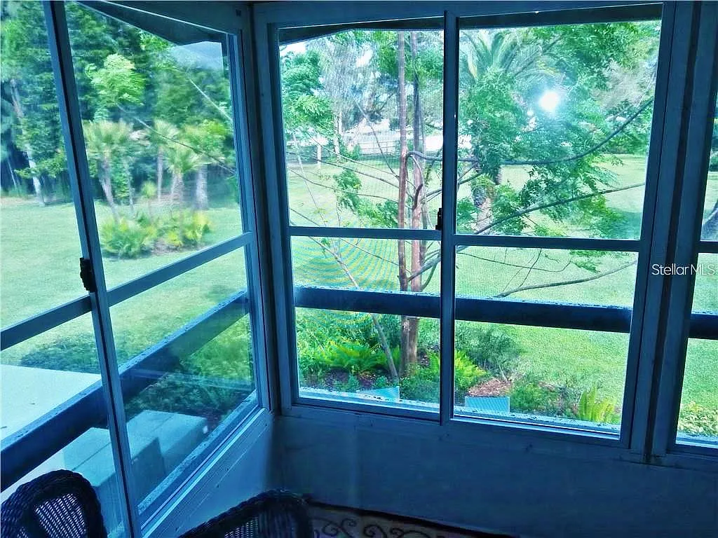 2 bed, 1.0 bath, 733 sqft, $1,200 — Photo 4