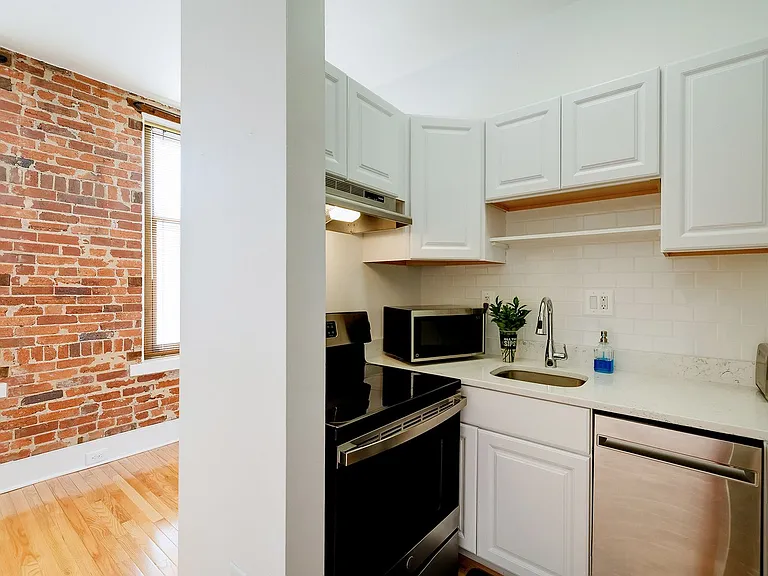 1615 Q St NW #610 — Photo 17