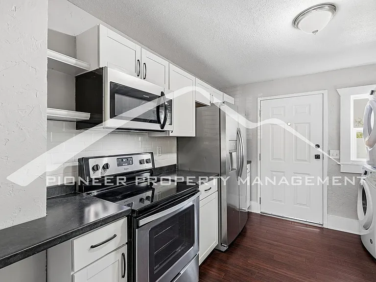 44 Julian St — Photo 7