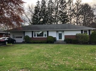 71 Dewey Ave, Mechanicville, NY 12118