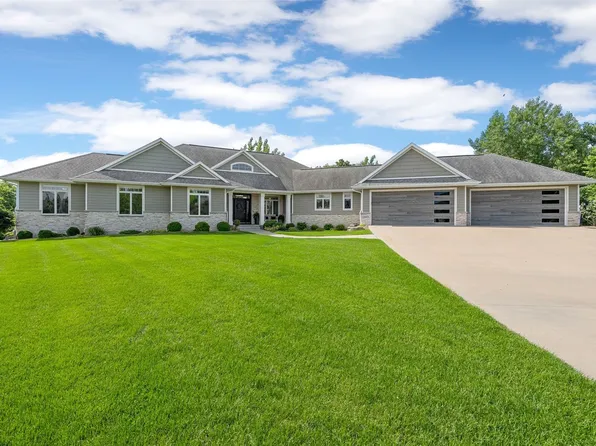 3003 Cedar River Ct NE, Cedar Rapids, IA 52411
